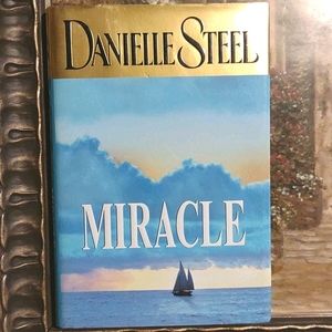 MIRACLE by Danielle Steel ✨